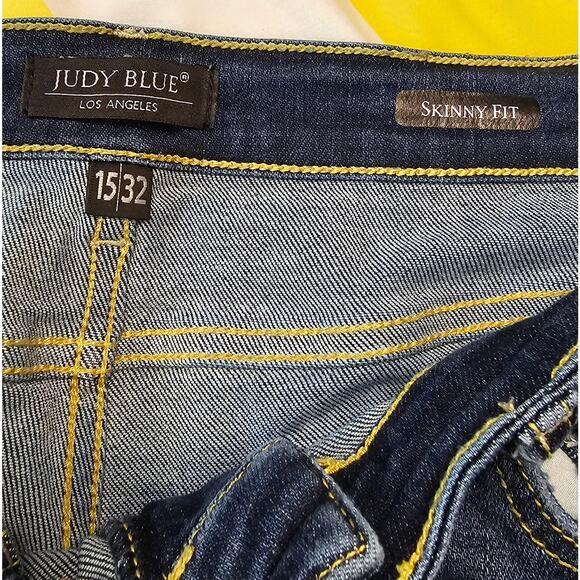 Judy Blue Skinny Fit Amelia High Rise Distressed Fray Raw Hem Jeans 15/32 - Picture 4 of 5